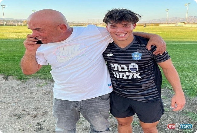 מצטיין המשחק אלעד כהן עם המאמן גדי כרמלי(צילום עצמי)